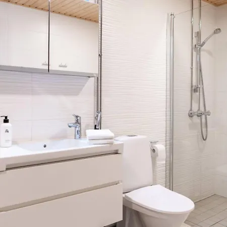 New Spacious 1br With Free Parking On The Street *