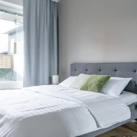 New Spacious 1br With Free Parking On The Street * Haikka